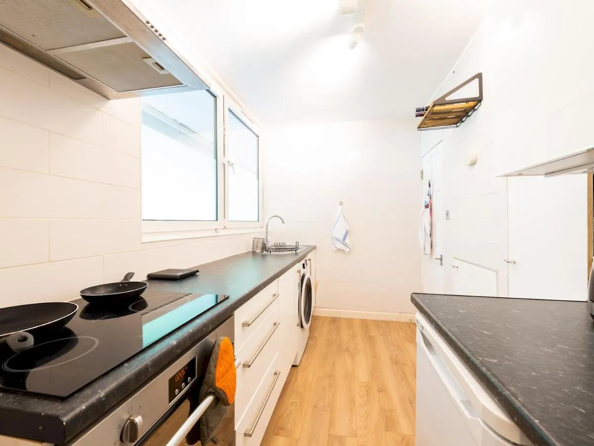 Sootheus - Cosy Surrey Quays Apartment London