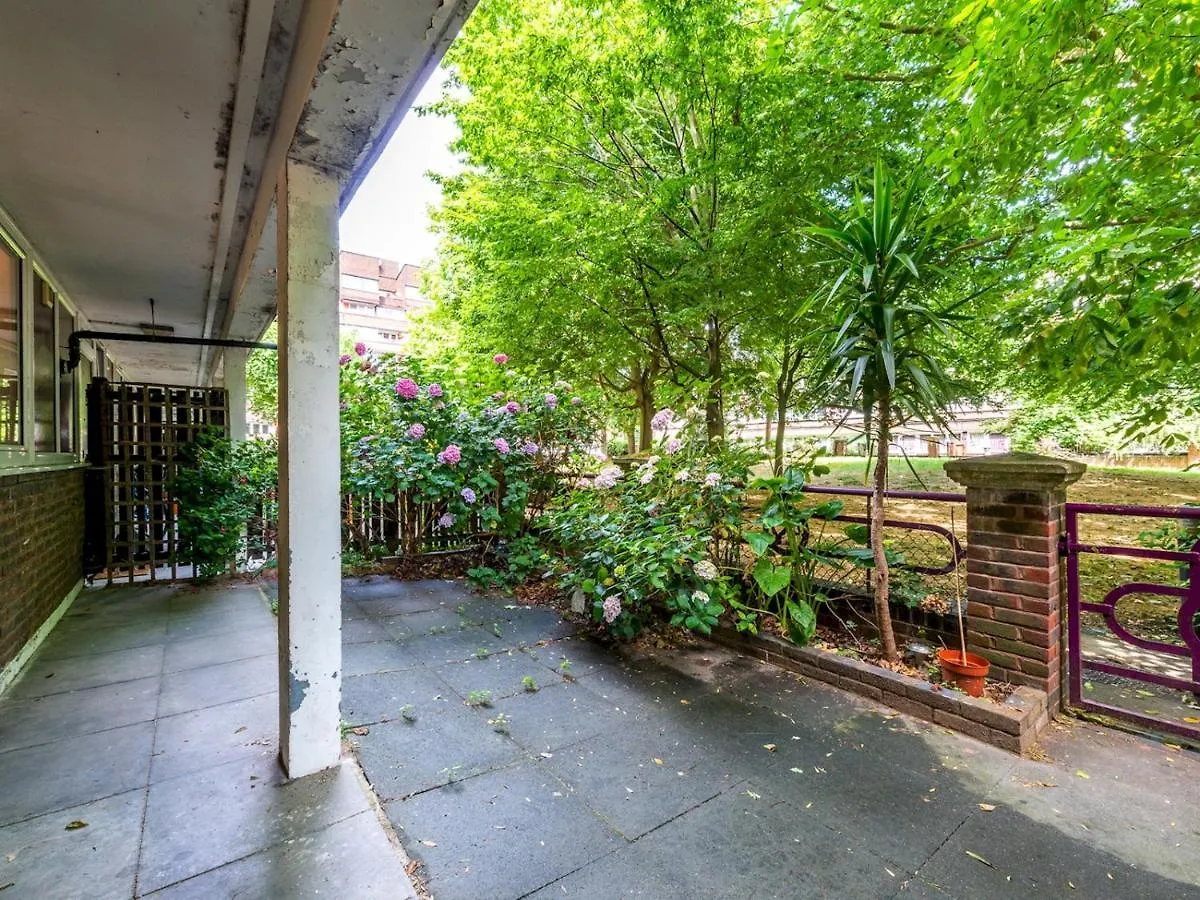 Sootheus - Cosy Surrey Quays Apartment London 0*,