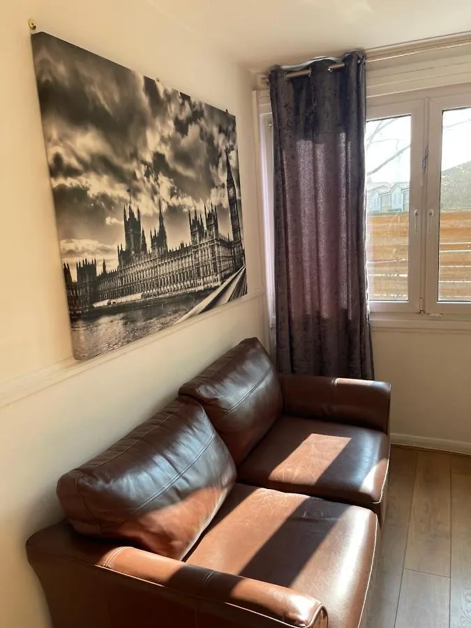 Sootheus - Cosy Surrey Quays Apartment London