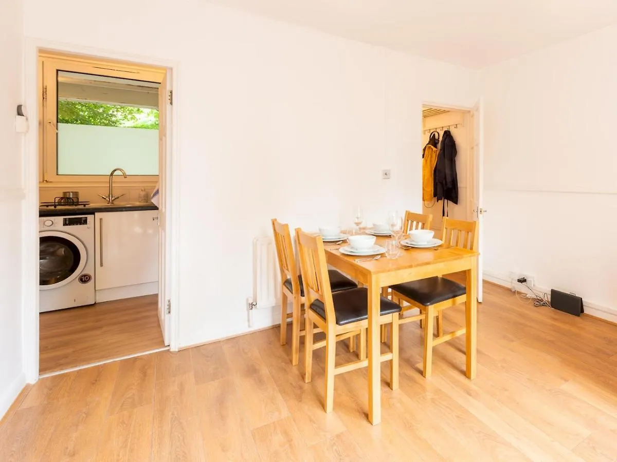 Sootheus - Cosy Surrey Quays Apartment London United Kingdom