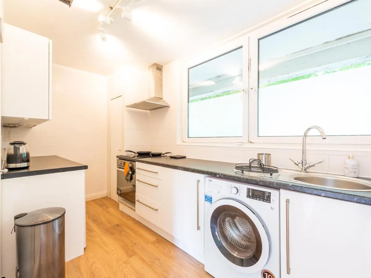 Sootheus - Cosy Surrey Quays Apartment London United Kingdom