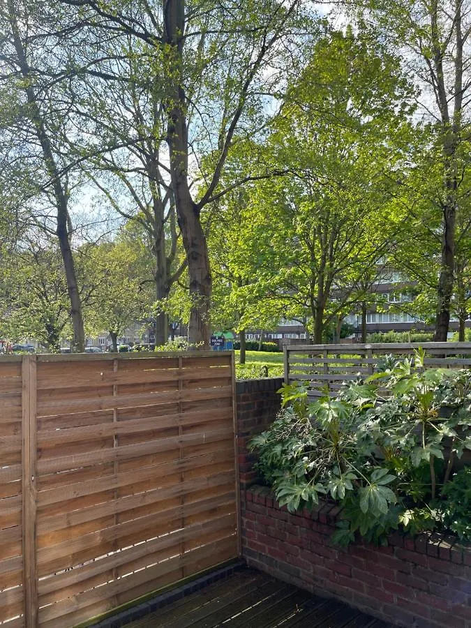 Sootheus - Cosy Surrey Quays Apartment London