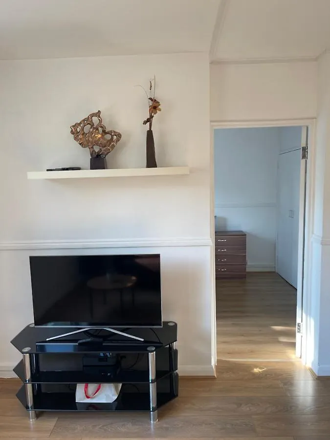 Sootheus - Cosy Surrey Quays Apartment London
